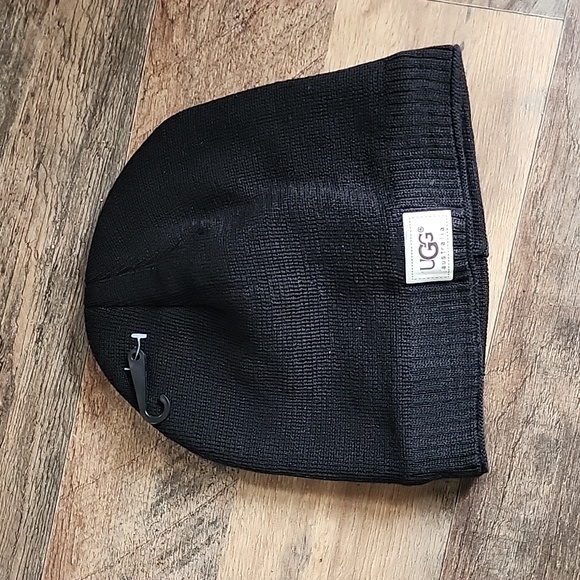 UGG Accessories - NWT Ugg hat